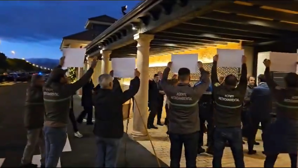 Protesta ante Mañueco en Segovia